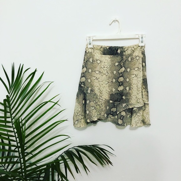 Nasty Gal Dresses & Skirts - Nasty Gal Snakeskin Flowy Skirt
